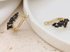 Złote kolczyki angielskie z czarnymi cyrkoniami