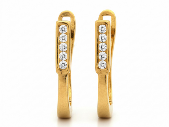 Kolczyki złote angielskie subtelne przecinki