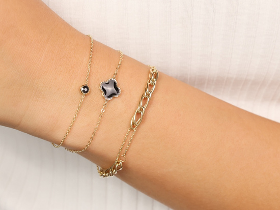 Bransoletka złota delikatny łańcuszek ozdoba z czarnym onyksem