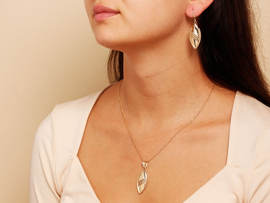 Kolczyki złote długie duże sztywne