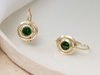 Kolczyki złote angielskie z zielonymi cyrkoniami