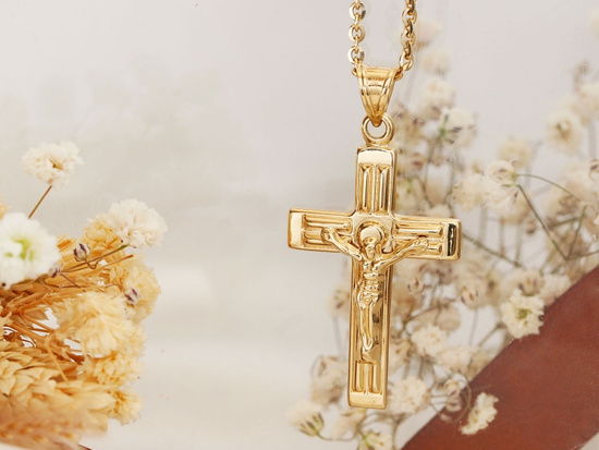 Krzyżyk złoty z wizerunkiem wisiorek