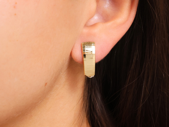 Złote kolczyki eleganckie ponadczasowe