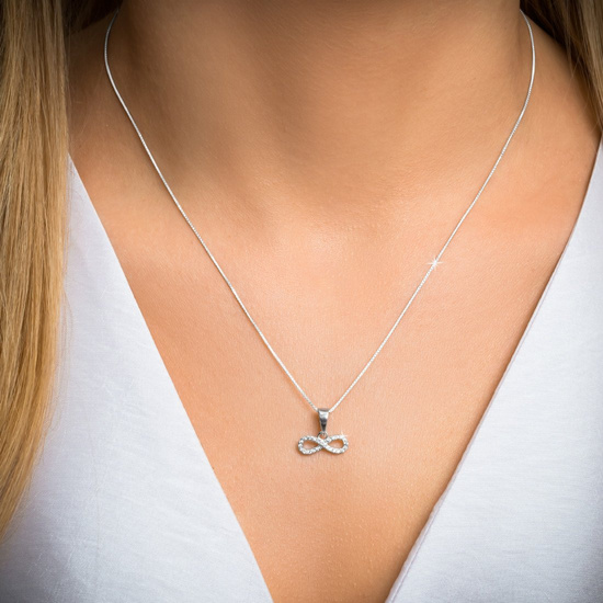 Naszyjnik srebrny 925 z diamentowymi cyrkoniami - nieskończoność