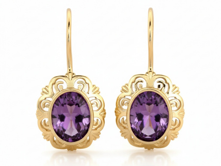 Złote kolczyki z fioletowym ametystem na biglu