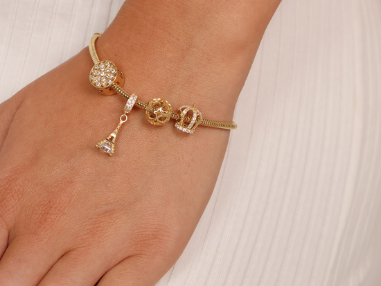 Ażurowa złota kulka charms do bransoletki beads