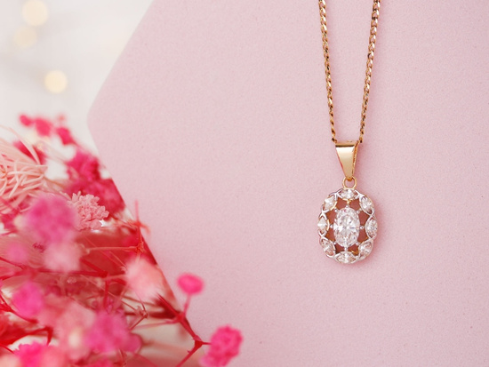 Zawieszka złota owalna z cyrkoniami