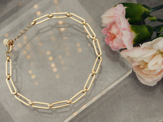Bransoletka złota z dużych ogniw modna na czasie
