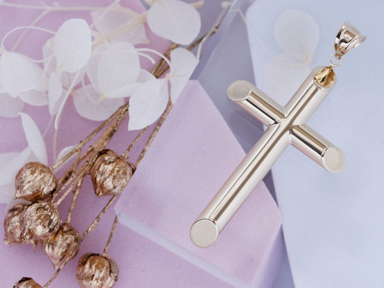 Prosty złoty krzyżyk klasyka na łańcuszek