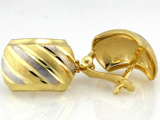 Kobiece złote kolczyki do pracy