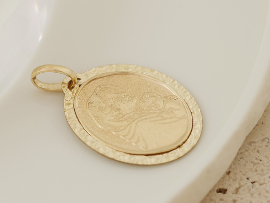 Medalik złoty owalny Matka Boska z Dzieciątkiem Cygańska