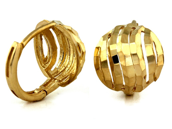 Złote kolczyki angielskie błyszczące subtelne