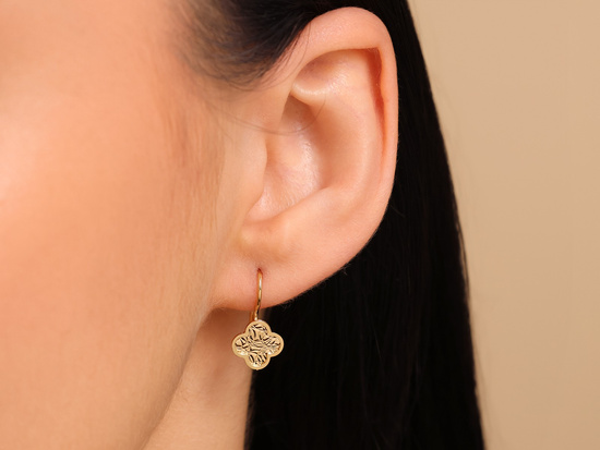 Kolczyki złote angielskie z błyszczącym kwiatkiem