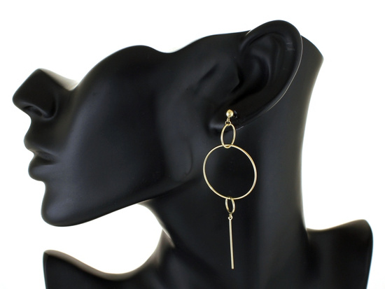 Złote kolczyki długie duże modne na sztyfcie