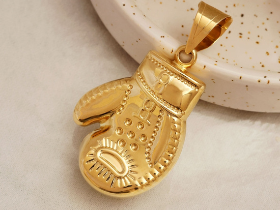 Złota zawieszka rękawica bokserska duża