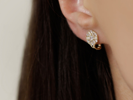 Kolczyki złote angielskie z cyrkoniami delikatne dla dziewczynki