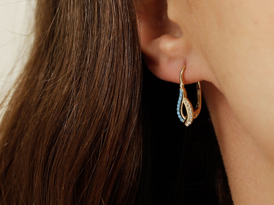 Kolczyki złote angielskie zapięcie z niebieskimi cyrkoniami