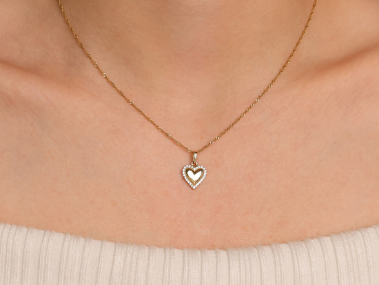 Złoty wisiorek serce z cyrkoniami
