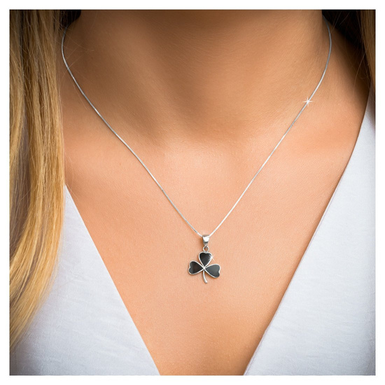 Zawieszka srebrna 925 z czarną żywicą - koniczynka, serce