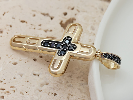 Krzyżyk złoty zawieszka wisiorek z czarnymi cyrkoniami