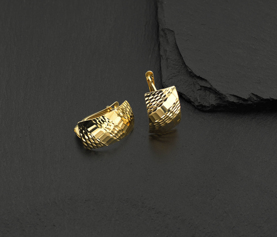 Złote kolczyki 375 diamentowane - klasyczne