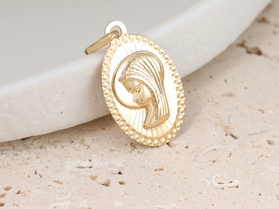 Medalik złoty Matka Boża z profila