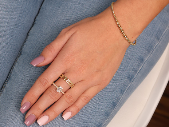 Bransoletka złota sztywna z z diamentowanych kulek