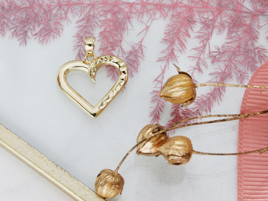 Zawieszka złota serce błyszczące kontur