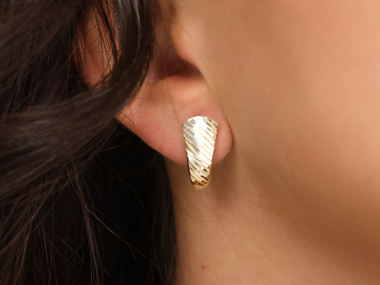 Kolczyki złote popularny wzór angielskie zdobione