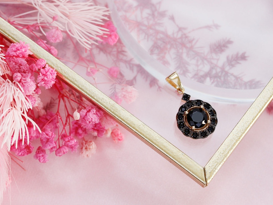 Zawieszka złota okrągła markiza z onyksami