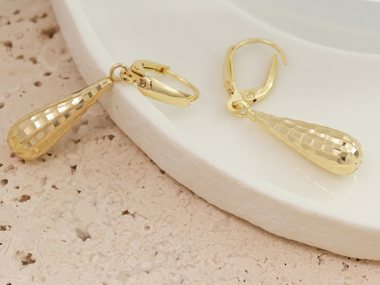 Kolczyki złote angielskie z wiszącą kroplą