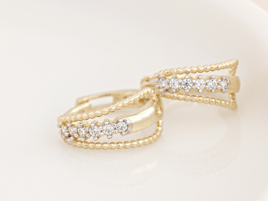 Kolczyki złote delikatne subtelne angielskie dyskretne