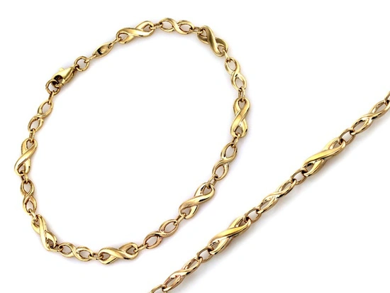 Bransoletka złota złożona z nieskończoności