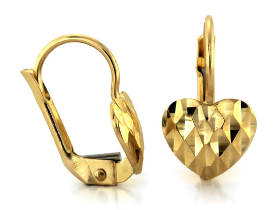 Złote kolczyki angielskie z błyszczącym sercem