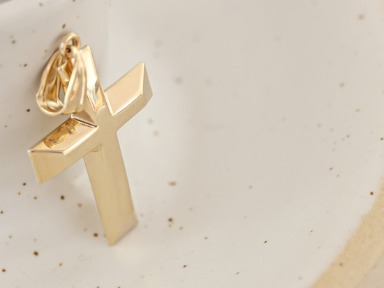 Złota zawieszka krzyżyk bez Jezusa