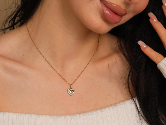 Złoty wisiorek serce z cyrkoniami