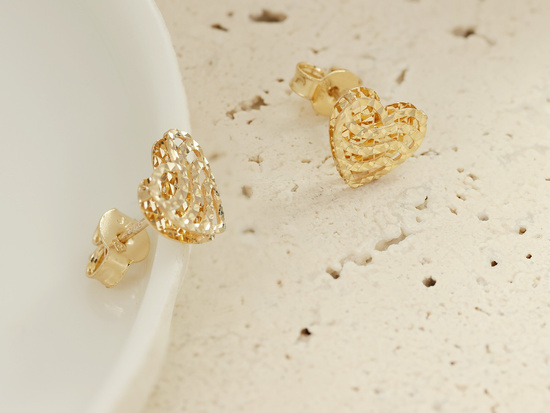 Kolczyki złote błyszczące serce na sztyfcie