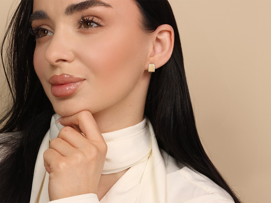 Kolczyki złote angielskie błyszczące prostokątne