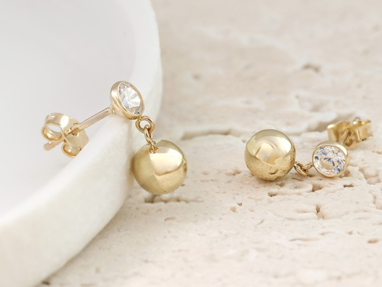 Kolczyki złote z wisząca kulką na sztyfcie