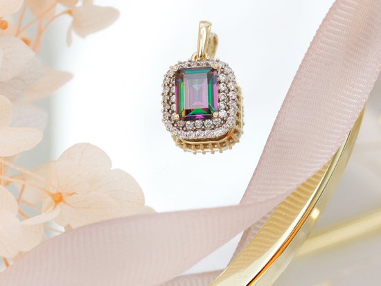 Zawieszka złota prostokątna z mistycznym topazem i cyrkoniami