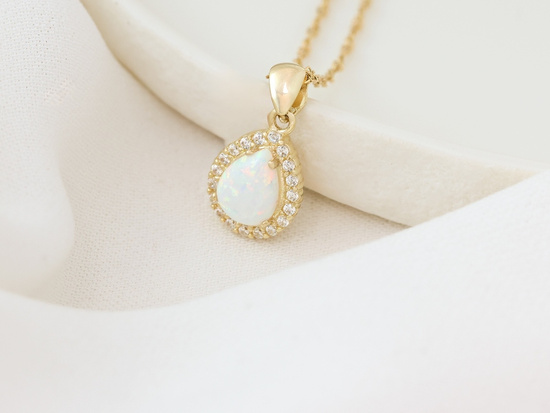 Zawieszka złota kropla z opalem i cyrkoniami