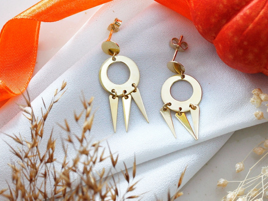 Kolczyki złote wiszące długie ruchome trójkąty