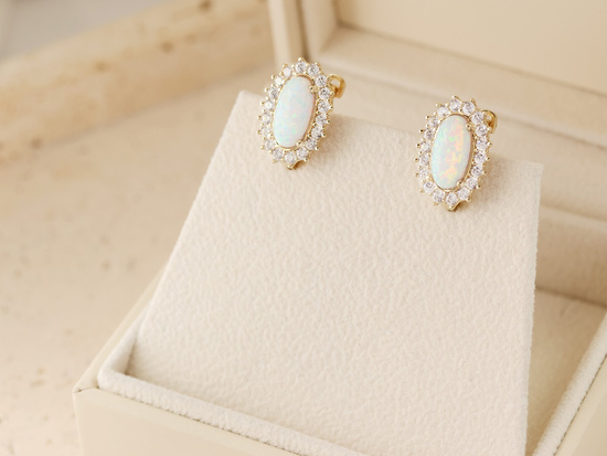 Kolczyki złote angielskie z opalem i cyrkoniami