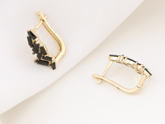 Złote kolczyki angielskie z czarnymi cyrkoniami