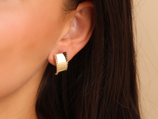 Kolczyki złote popularne blaszki zdobione zapięcie angielskie