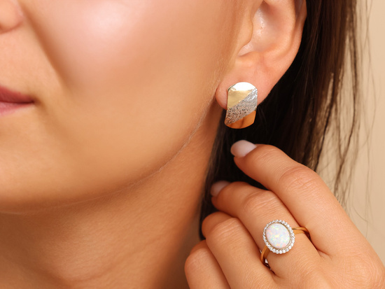 Złote kolczyki angielskie zapięcie dwukolorowe frezowane