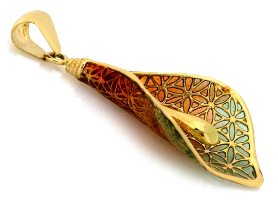 Zawieszka złota ażurowa lilia z emalią kwiat