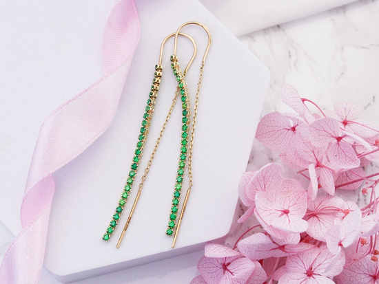Kolczyki złote długie wiszące z zielonymi cyrkoniami