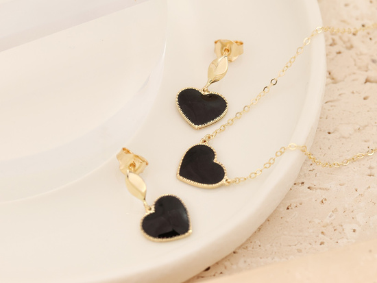 Kolczyki złote czarne wiszące serce na sztyfcie