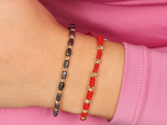 Bransoletka złota kulki na czerwonym sznurku